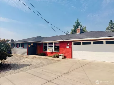 1103 S 18th St, Mount Vernon, WA 98274