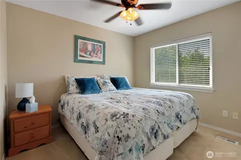 Bedroom - 3266 Phillips Ave, Enumclaw, WA 98022 photo 2 of 4