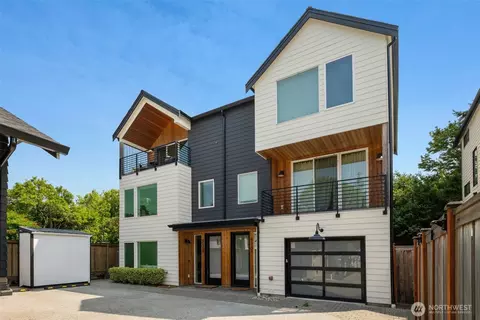 8530 13th Ave NW #B, Seattle, WA 98117