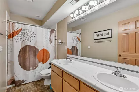 Bath - 14909 16th Ave SE, Mill Creek, WA 98012 photo 2 of 2