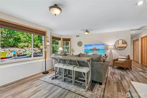 Living - 14909 16th Ave SE, Mill Creek, WA 98012 photo 3 of 4