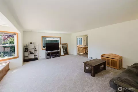 143 Dora Ave, Bremerton, WA 98312