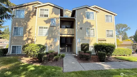 28704 18th Ave S #V102, Federal Way, WA 98003
