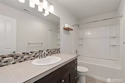 Bath - 8442 NE 203rd Pl, Bothell, WA 98011 photo 3 of 3