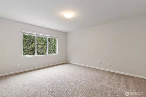 Bedroom - 8442 NE 203rd Pl, Bothell, WA 98011 photo 4 of 7