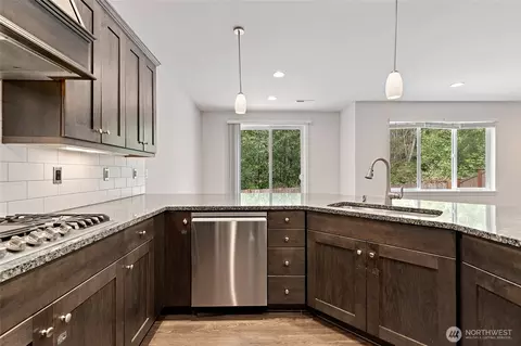 Kitchen - 8442 NE 203rd Pl, Bothell, WA 98011 photo 5 of 6