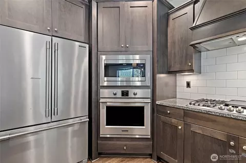 Kitchen - 8442 NE 203rd Pl, Bothell, WA 98011 photo 4 of 6