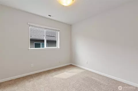 Bedroom - 8442 NE 203rd Pl, Bothell, WA 98011 photo 6 of 7