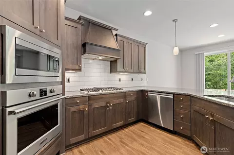 Kitchen - 8442 NE 203rd Pl, Bothell, WA 98011 photo 3 of 6