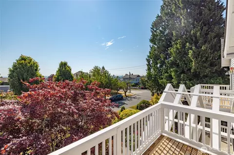 Exterior - 3426 Oakes Ave, Everett, WA 98201 photo 3 of 5