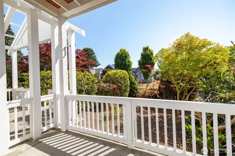 Exterior - 3426 Oakes Ave, Everett, WA 98201 photo 4 of 5