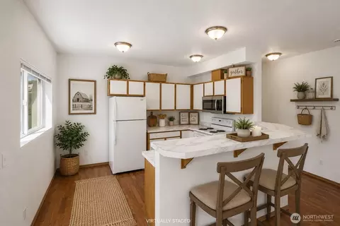 Kitchen - 3426 Oakes Ave, Everett, WA 98201 photo 2 of 2