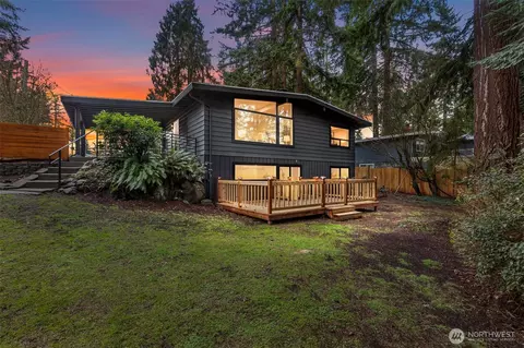 3901 151st Ave SE, Bellevue, WA 98006