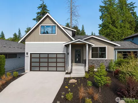 9060 Seamist Ln, Blaine, WA 98230