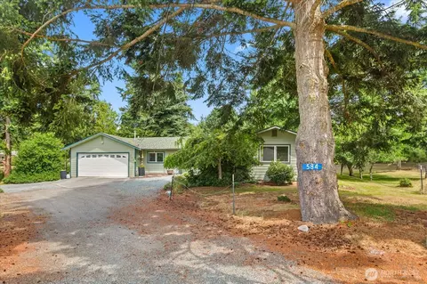 584 W Wanamaker Rd, Coupeville, WA 98239