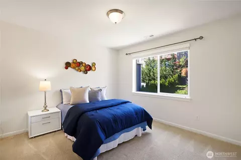 Bedroom - 10922 NE 194th Dr, Bothell, WA 98011 photo 5 of 6