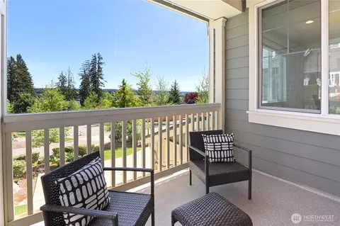 Exterior - 10922 NE 194th Dr, Bothell, WA 98011 photo 2 of 6