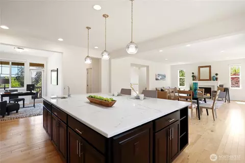 Kitchen - 10922 NE 194th Dr, Bothell, WA 98011 photo 4 of 4
