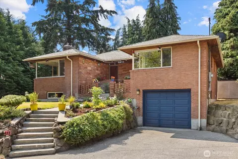 311 S 104th St, Seattle, WA 98168