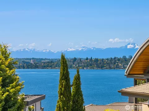 10410 NE 58th St, Kirkland, WA 98033