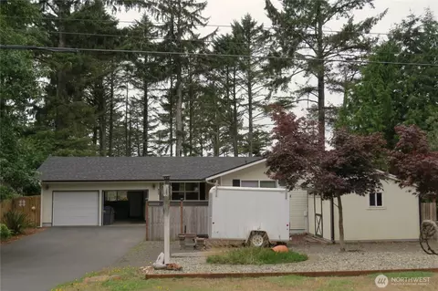237 Dolphin Ave NE, Ocean Shores, WA 98569