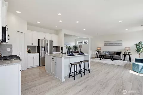 Kitchen - 903 Colorossi Cir NW, Orting, WA 98360 photo 3 of 5