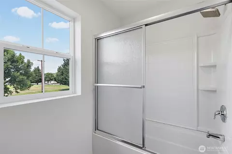 Bath - 903 Colorossi Cir NW, Orting, WA 98360 photo 6 of 6