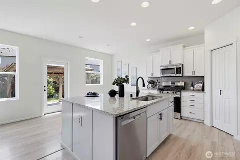Kitchen - 903 Colorossi Cir NW, Orting, WA 98360 photo 2 of 5