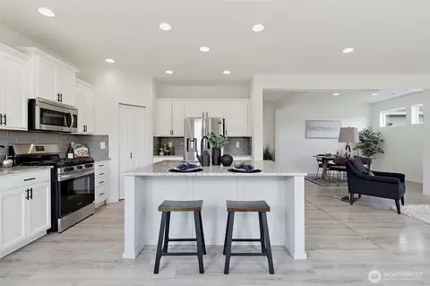 Kitchen - 903 Colorossi Cir NW, Orting, WA 98360 photo 5 of 5
