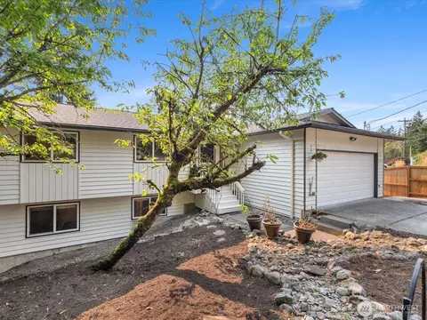 10830 Lake View Dr, Lake Stevens, WA 98258