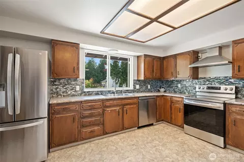 Kitchen - 310 Libby St, Sequim, WA 98382 photo 2 of 4