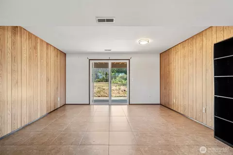 Living - 310 Libby St, Sequim, WA 98382 photo 8 of 9