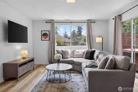 Living - 602 198th St SE, Bothell, WA 98012 photo 3 of 3