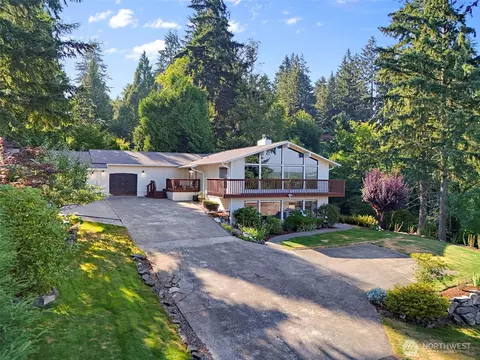 13807 Military Rd E, Puyallup, WA 98374
