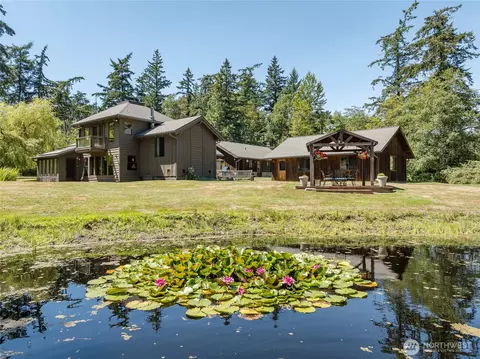 1028 Cross Rd, Lopez Island, WA 98261