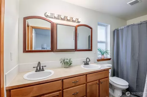Bath - 1405 NE Riddell Ave, Orting, WA 98360 photo 1 of 2