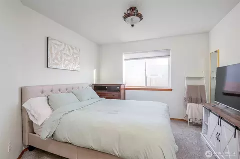 Bedroom - 1405 NE Riddell Ave, Orting, WA 98360 photo 2 of 2