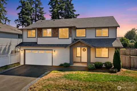 4913 NE 1st St, Renton, WA 98059
