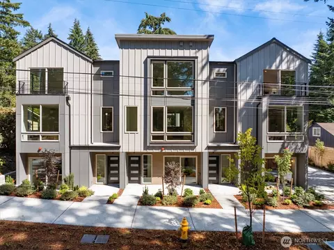 18032 C Sunnyside Ave N, Shoreline, WA 98133