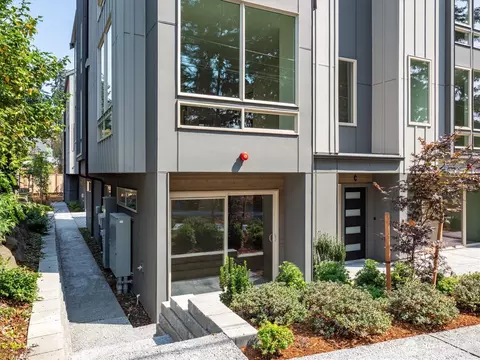18032 C Sunnyside Ave N, Shoreline, WA 98133
