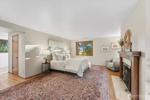 Bedroom - 807 7th Ave N, Edmonds, WA 98020 photo 3 of 5