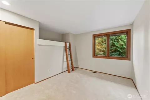 Bedroom - 807 7th Ave N, Edmonds, WA 98020 photo 2 of 5