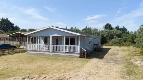 141 Frigate St NW, Ocean Shores, WA 98569