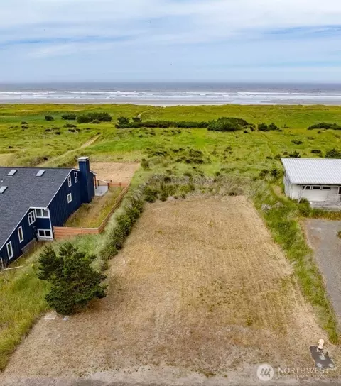 31105 G St, Ocean Park, WA 98640