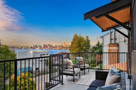 4011 SW Massachusetts St, Seattle, WA 98116