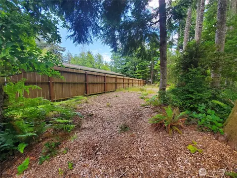 736 Chenois Ave NE, Ocean Shores, WA 98569