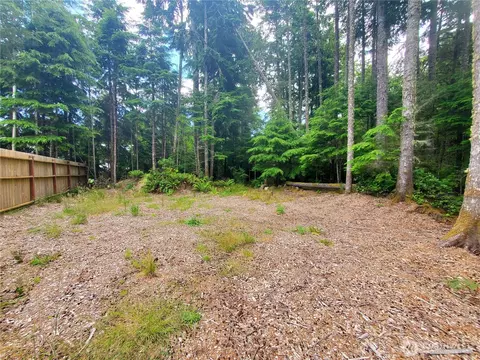 736 Chenois Ave NE, Ocean Shores, WA 98569