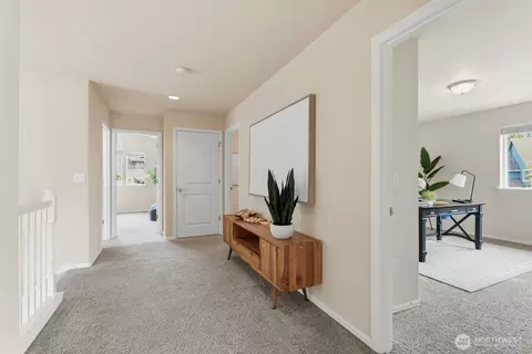 Entry Way - 23929 22nd Ave W, Bothell, WA 98021 photo 3 of 4