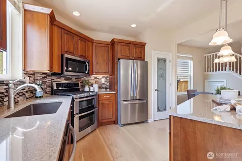 Kitchen - 23929 22nd Ave W, Bothell, WA 98021 photo 2 of 4
