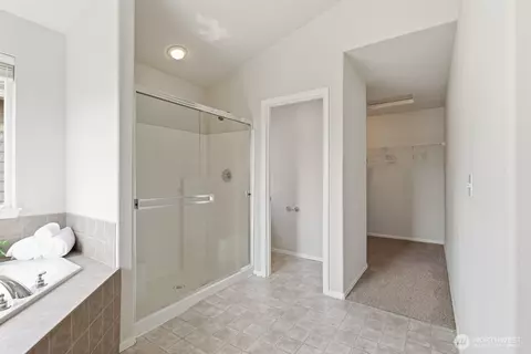 Entry Way - 23929 22nd Ave W, Bothell, WA 98021 photo 4 of 4